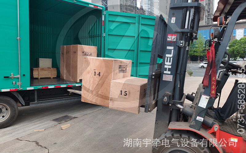 礦用電機車配件出口海外 3.jpg